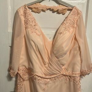 Gorgeous n like new. Sz XXL  bust to 48”  waist line to 38”-40”.  rest is very